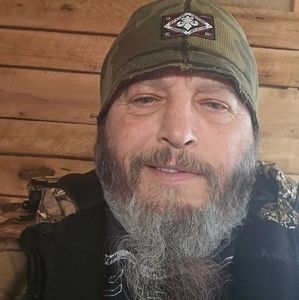 Meet your Posher, Dennis